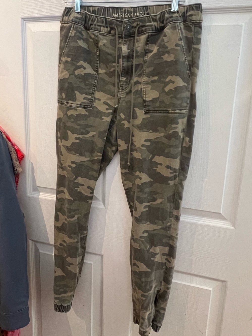 American Eagle Outfitters Camo Cargo Joggers - Olive Camouflage sz 12